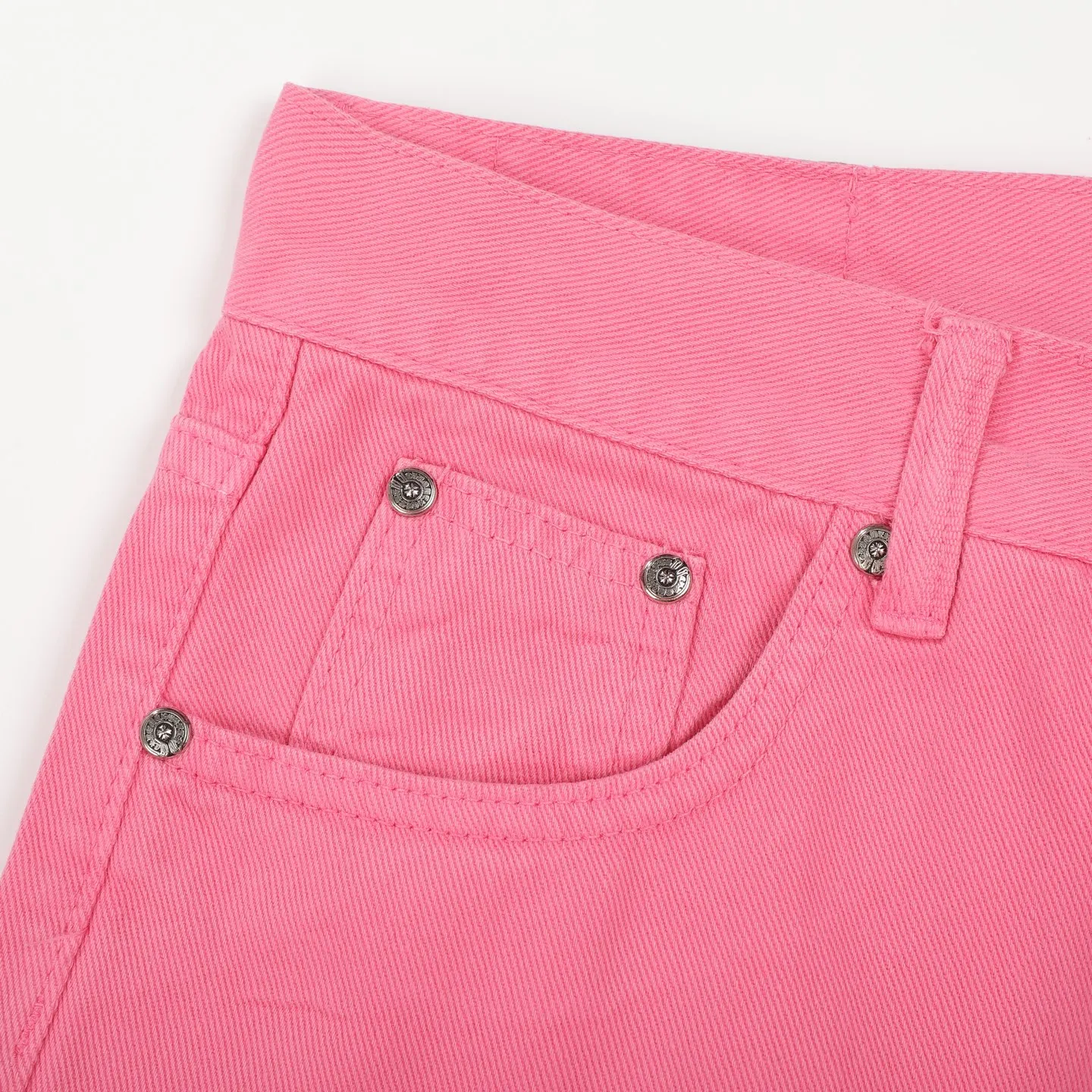 P260 Chrome hearts｜ch Chrome Hearts Limited Barbie Pink Leather Jeans for Girls - Charming dopamine personalized jeans, indispensable for fashionistas, the same model for celebrities, and one touted by many bloggers. This new pair of pants is perfect in terms of shape and upper body. It is no exaggeration to say that making a pair of jeans is equivalent to making 20 short-sleeved pieces. The fabric is made of high-quality imported denim. It has a unique high-end texture. I am very satisfied with it after washing and proofing several times.  Color: Barbie Pink Size: 28/30/32/34 Waist: 74/76/78/80 Pants Length: 101/102/103/104